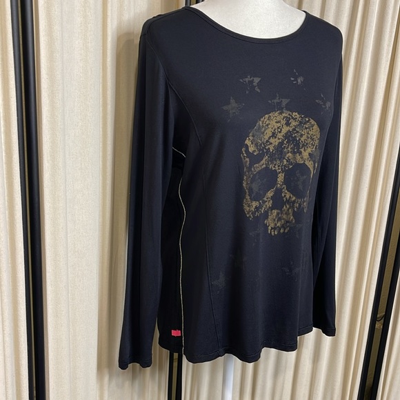 EUC- SKULL AND STARS BLACK SOFT LONG SLEEVE TEE SIZE MEDIUM - Picture 3 of 8